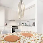 Bergen's Finest: Sleek Oasis With Two Bedroom Apartmán Bergen