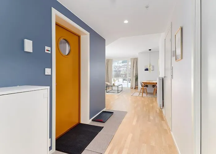 Apartment Bergen's Finest: Sleek Oasis With Two Bedroom *