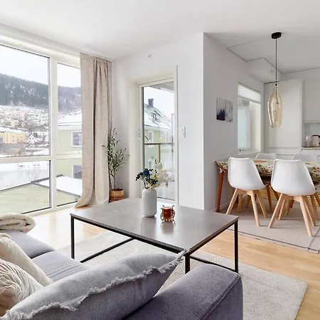 Bergen's Finest: Sleek Oasis With Two Bedroom Διαμέρισμα *